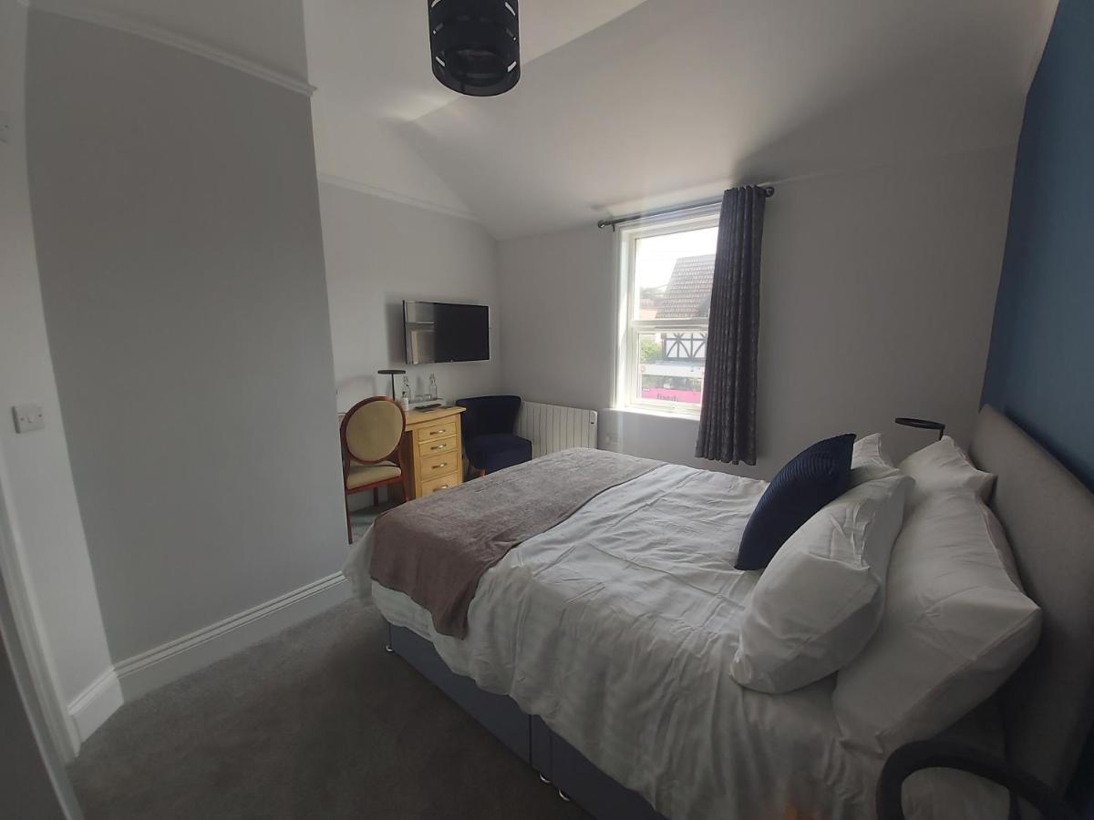 Bed and Breakfast Bay House Totland Exterior foto